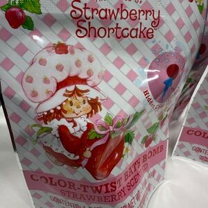 Strawberry Shortcake Color Twist Bath Bomb Strawberry Scented Hidden Color Insid